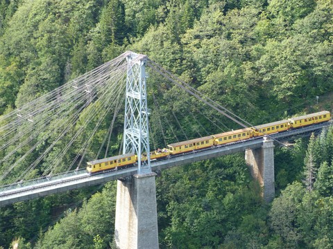 Le train jaune